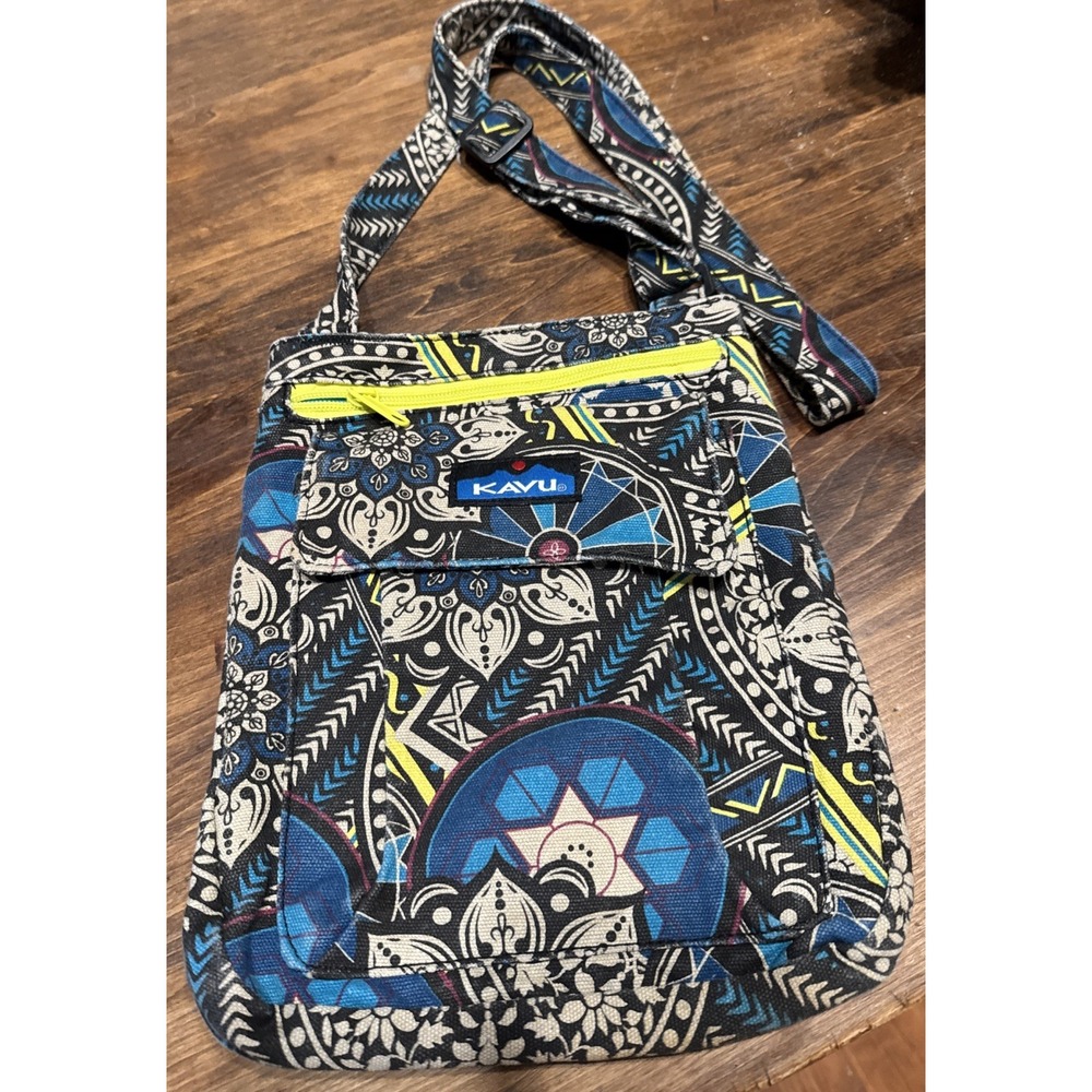 KAVU Rope Sling Bag Crossbody Purse Rope Strap 2 Vertical Zip Side Pocket Hike